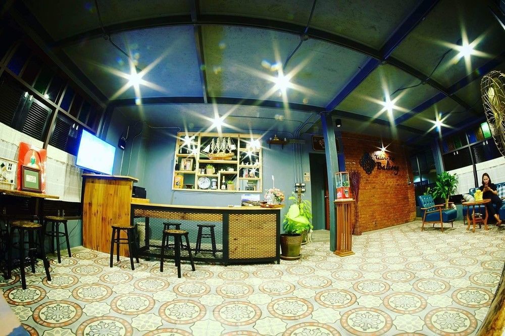 بيت شباب تالاردكاو بالكوني كرابي هاوس Krabi town المظهر الخارجي الصورة